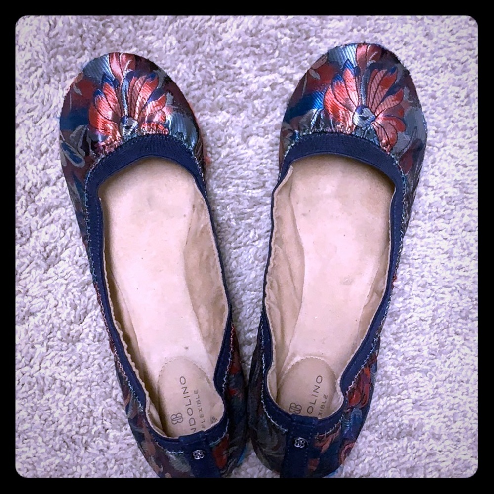 Bandolino B-flexible flats, size 6